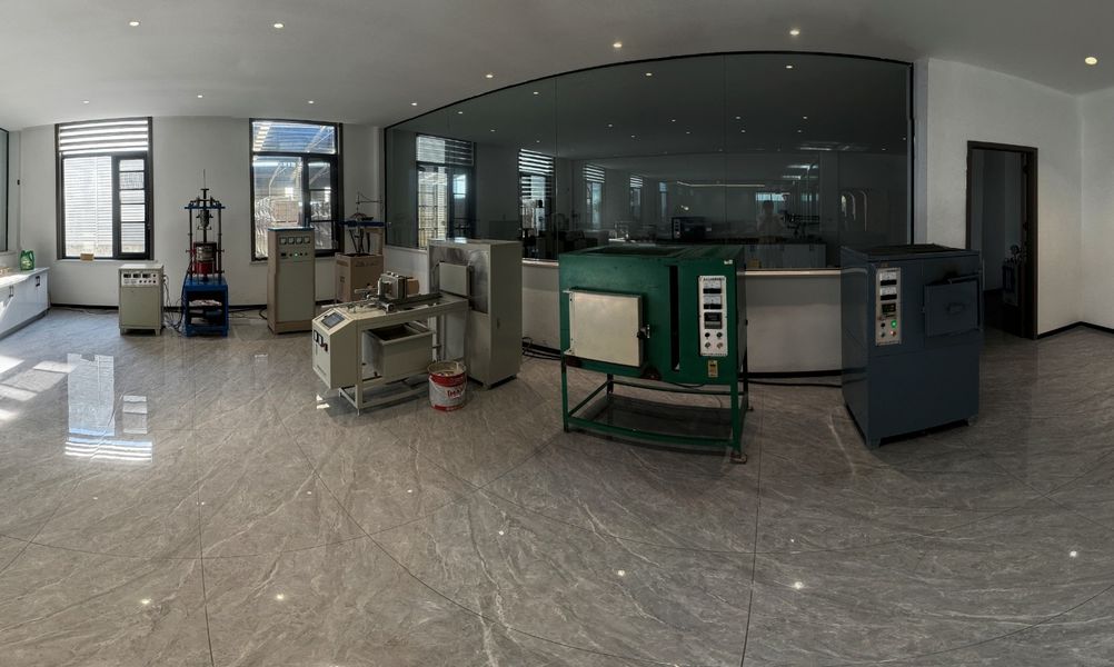 Henan Hongtai Kiln Refractory Co.,Ltd. производственная линия производителя