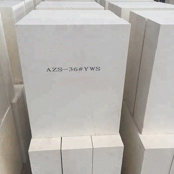 Рефракторный белый расплавленный кирпич AZS для стеклянной печи Стандартное содержание SiO2 33 36 41
