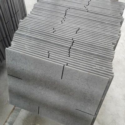 85% Min SiC Содержание оксида связанная высокопрочная карбидная кремниевая плита для обшивки печи