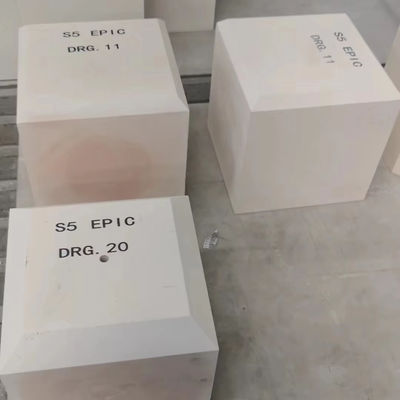 Рефракторность стеклянной печи 2000° Бульбы из кирпича с расплавленным материалом циркония корунда